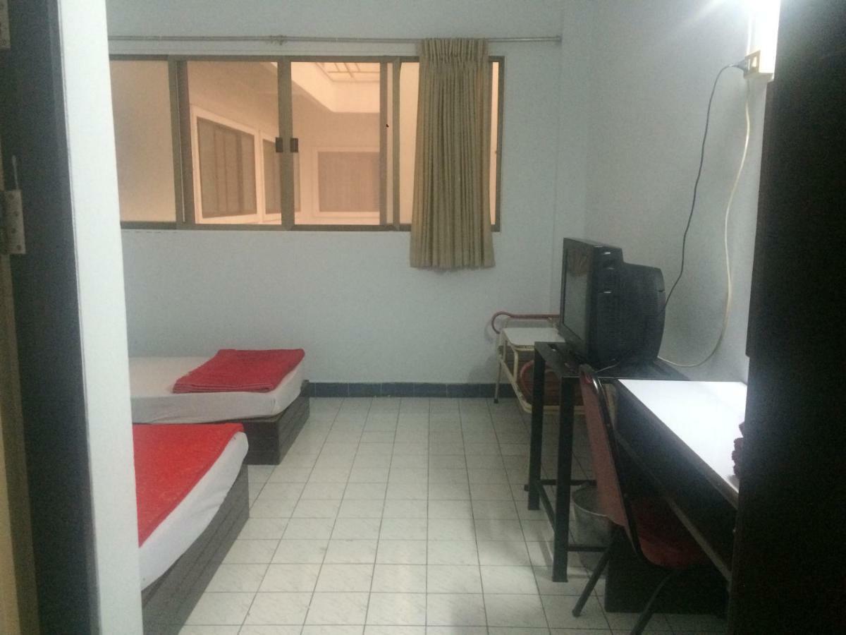 Thairungruang Hotel Surat Thani Buitenkant foto