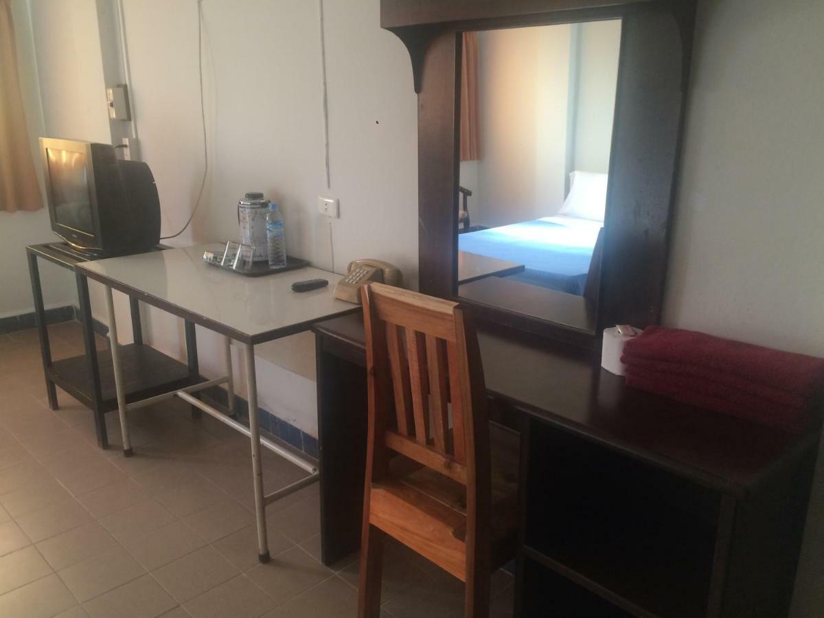 Thairungruang Hotel Surat Thani Buitenkant foto