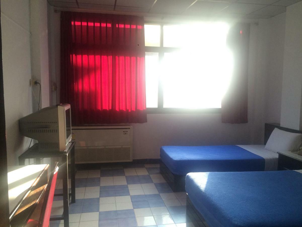 Thairungruang Hotel Surat Thani Buitenkant foto