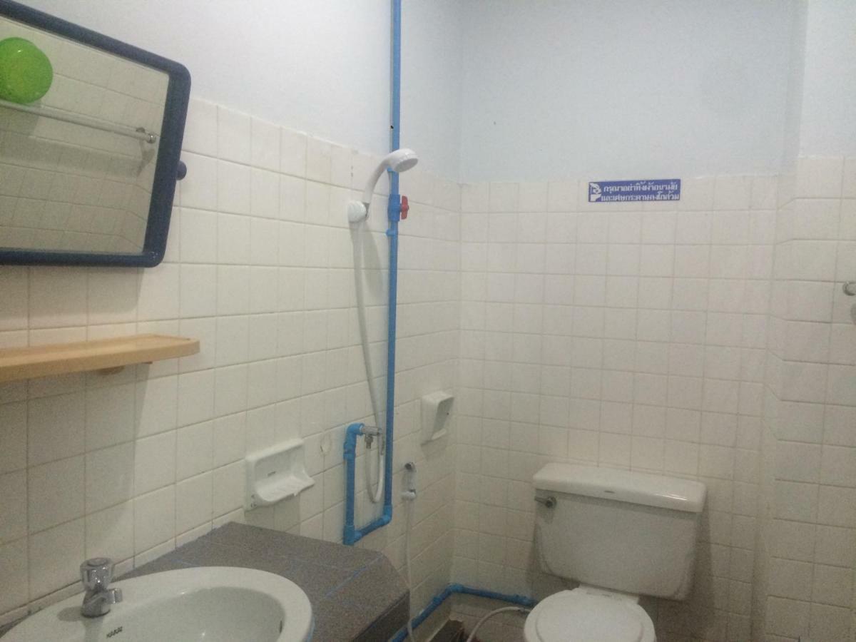 Thairungruang Hotel Surat Thani Buitenkant foto