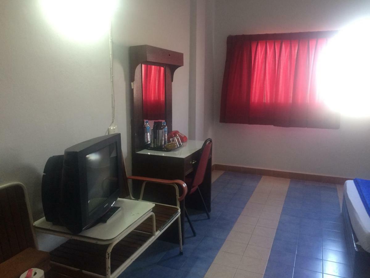 Thairungruang Hotel Surat Thani Buitenkant foto