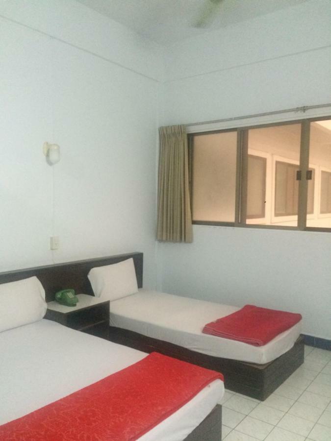 Thairungruang Hotel Surat Thani Buitenkant foto