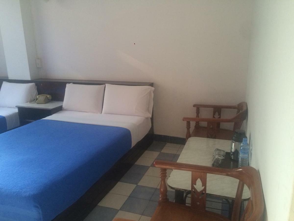 Thairungruang Hotel Surat Thani Buitenkant foto
