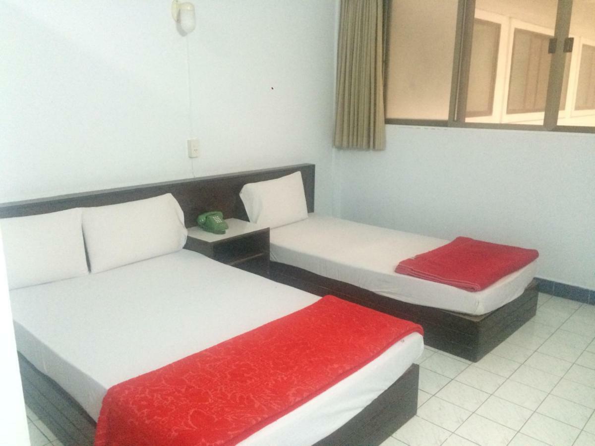 Thairungruang Hotel Surat Thani Buitenkant foto