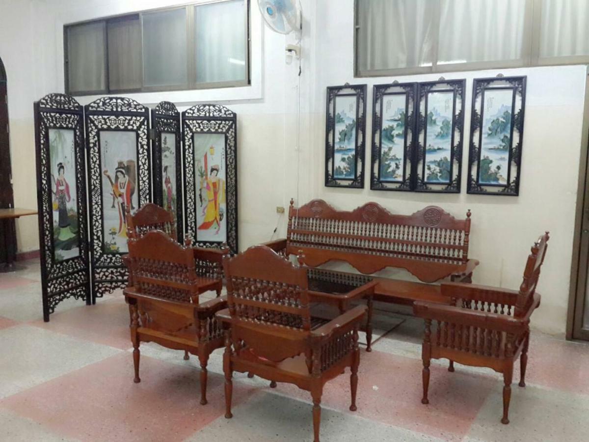 Thairungruang Hotel Surat Thani Buitenkant foto